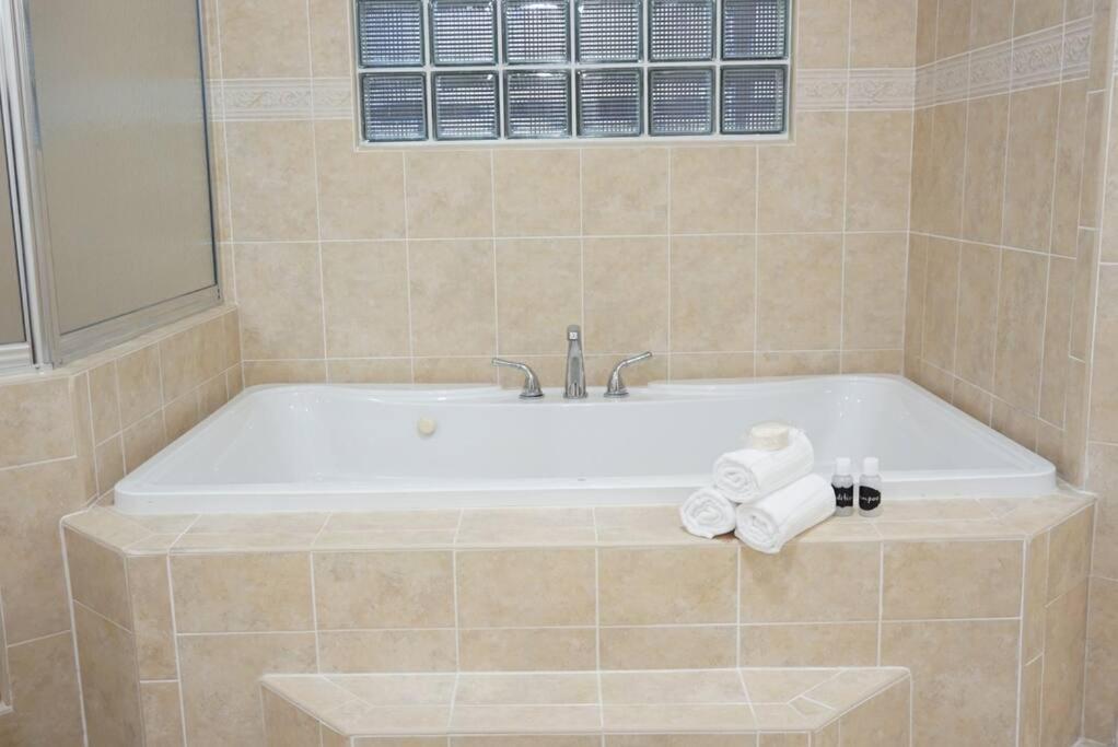 New Luxury Vacation Dream Rental- Sleeps 15! Miami Luaran gambar
