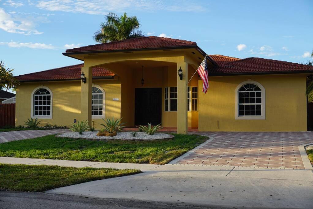 New Luxury Vacation Dream Rental- Sleeps 15! Miami Luaran gambar