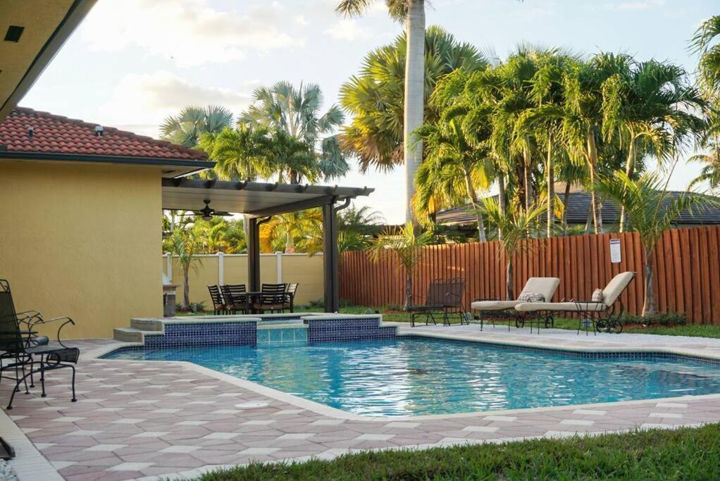 New Luxury Vacation Dream Rental- Sleeps 15! Miami Luaran gambar