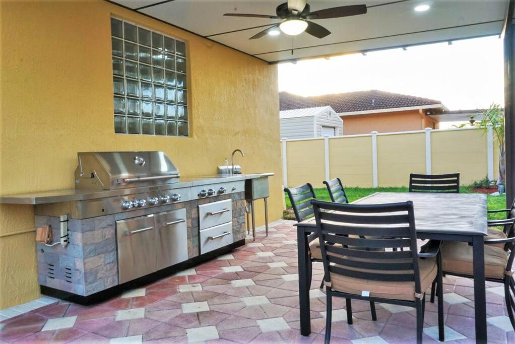New Luxury Vacation Dream Rental- Sleeps 15! Miami Luaran gambar